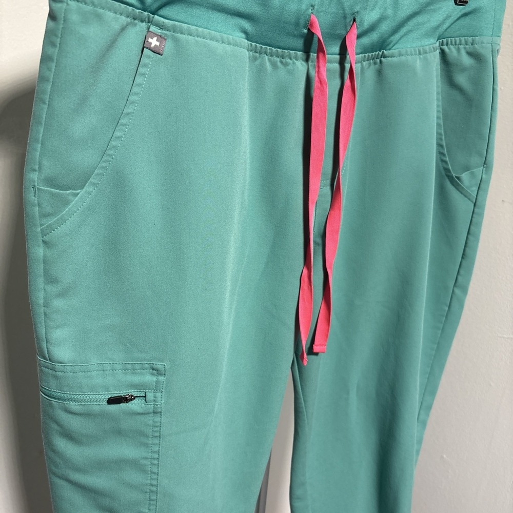 FIGS Size Medium Top Yoga Pants size L Scrub Set teal blue Women - Picture 7 of 13